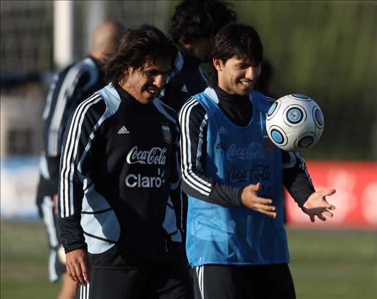 Carlos Tévez y Sergio 'Kun' Agüero con la selección. Foto: EFE