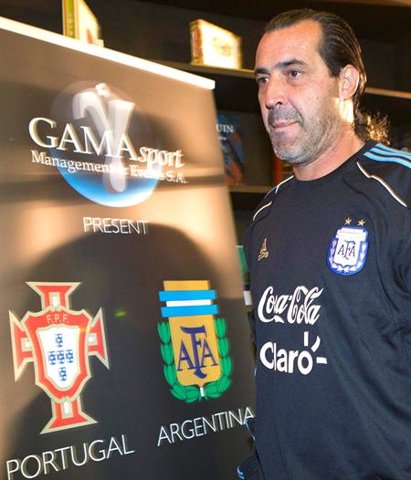 El seleccionador argentino, Sergio Batista en la rueda de prensa. Foto: EFE