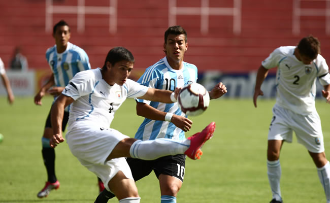 Argentina Vs Uruguay, el clásico del Río de La Plata en el Sudamericano Sub 20. Foto: EFE