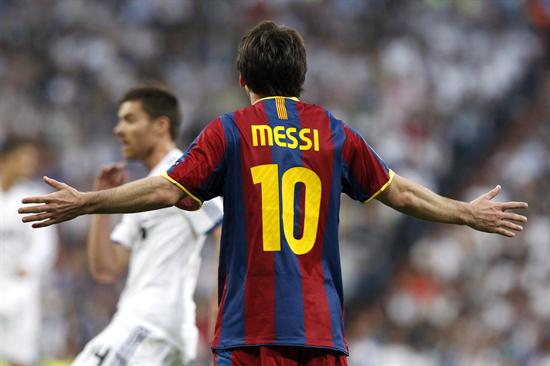 El delantero argentino del FC Barcelona, Leo Messi, frente al Real Madrid. Foto: EFE