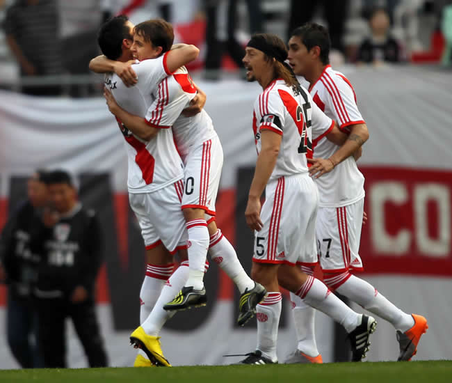 River Plate en su lucha por salir de la Promoción. Foto: EFE