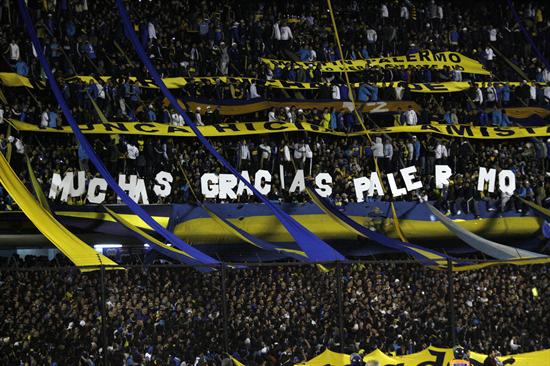 Vista de aficionados del Boca Juniors durante la despedida al jugador Martín Palermo, el máximo goleador de su historia. Foto: EFE