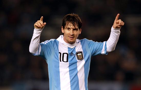 El jugador de la selección argentina de fútbol Lionel Messi celebra un gol contra Albania. Foto: EFE