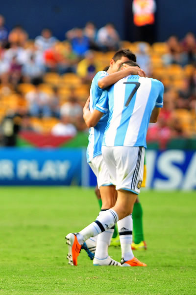 Argentina tendrá que ganarle a Japón. Foto: EFE