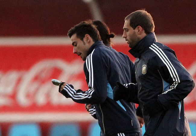 Los jugadores de la selección argentina, Ezequiel Lavezzi y Pablo Zabaleta. Foto: EFE