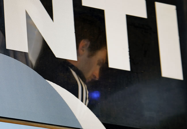El jugador argentino Leo Messi llega en el autobús que traslada a la selección argentina. Foto: EFE