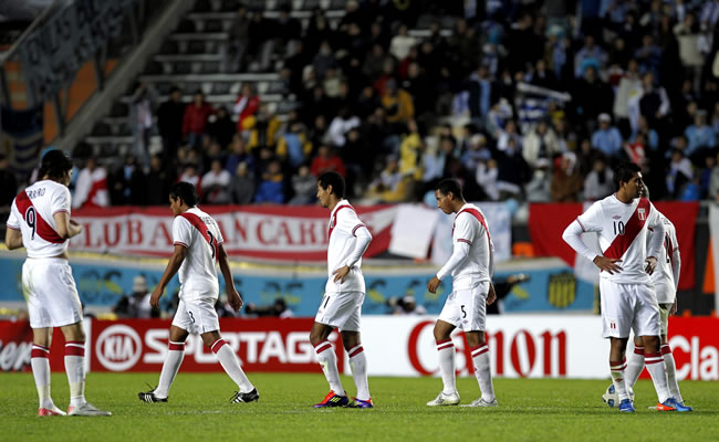 La selección de Perú tras ser eliminada por Uruguay de la final. Foto: EFE