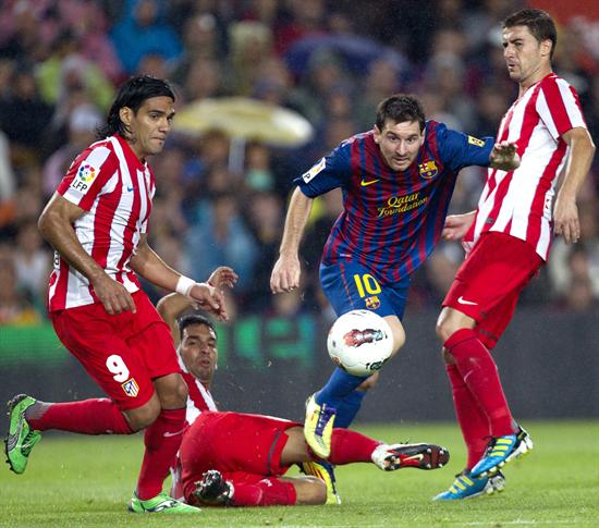 El argentino Leo Messi le gan{o el duelo de goleadores al colombiano Falcao. Foto: EFE