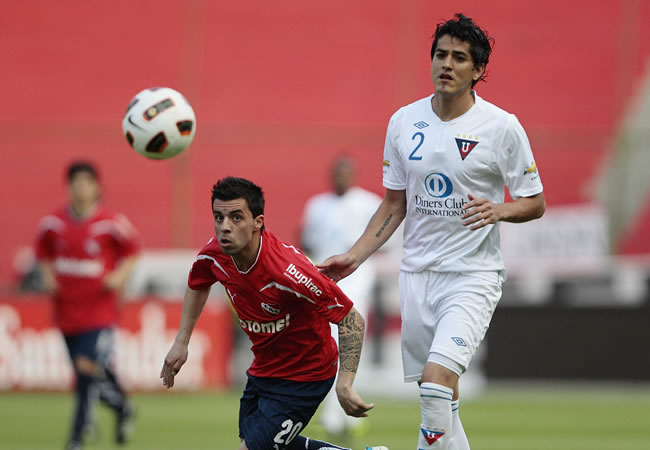 La llave entre Independiente y Liga de Quito se resolverá en Avellaneda. Foto: EFE