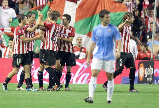 Los jugadores del Athletic Club celebran el primer gol de su equipo frente a Osasuna. Foto: EFE