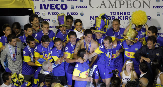 Los jugadores de Boca Juniors celebran la obtención de un nuevo título en Argentina. Foto: EFE