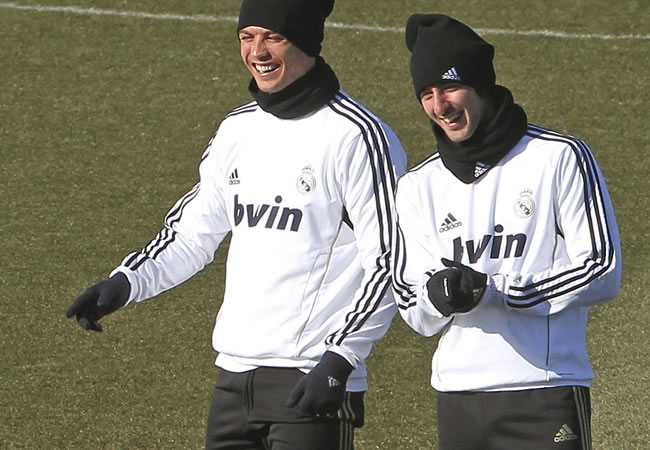Los delanteros del Real Madrid el portugués Cristiano Ronaldo y el argentino Gonzalo Higuáin. Foto: EFE