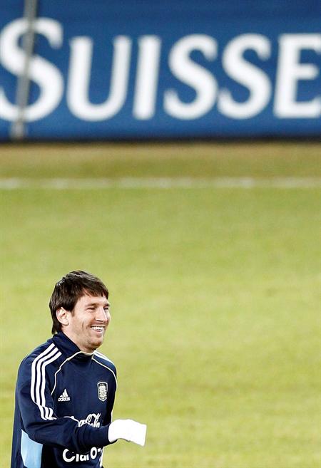 El jugador de la selección argentina de fútbol, Lionel Messi durante el entrenamiento. Foto: EFE