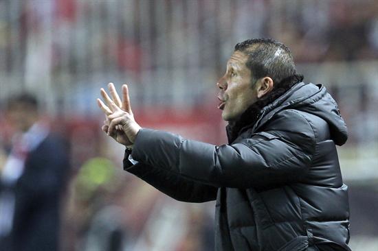 El entrenador argentino del Atlético de Madrid, Diego Pablo Simeone en Sevilla. Foto: EFE