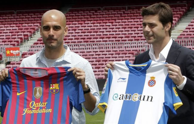 Joseph Guardiola, técnico del Barcelona y Mauricio Pochettino, técnico del Espanyol. Foto: EFE