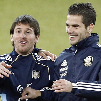 Leo Messi y Fernando Gago con la Albiceleste. Foto: EFE