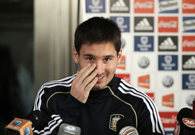 El astro argentino Lionel Messi dialoga con la prensa. Foto: EFE
