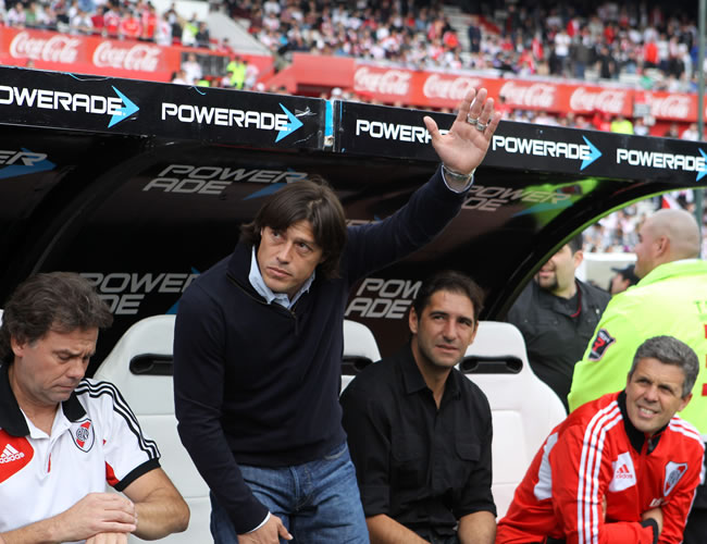 Matías Almeyda estará por última vez en el banquillo de River Plate ante Lanús. Foto: EFE