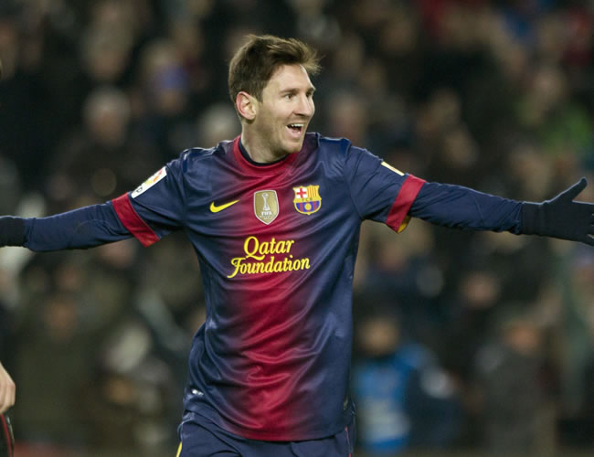 El delantero argentino del Barcelona, Leo Messi, celebra su segundo gol, el quinto de su equipo, frente al Athletic. Foto: EFE