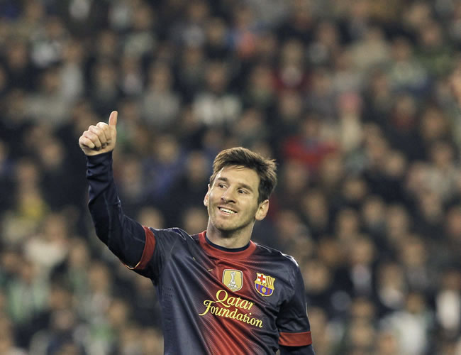 El delantero argentino del Barcelona, Lionel Messi, gesticula durante el partido frente al Betis. Foto: EFE