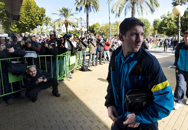 El delantero argentino del FC Barcelona Lionel Andrés Messi a su llegada al hotel de Córdoba. Foto: EFE