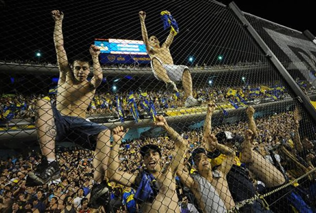Hinchas de Boca Juniors en 'La Bombonera'. Foto: EFE