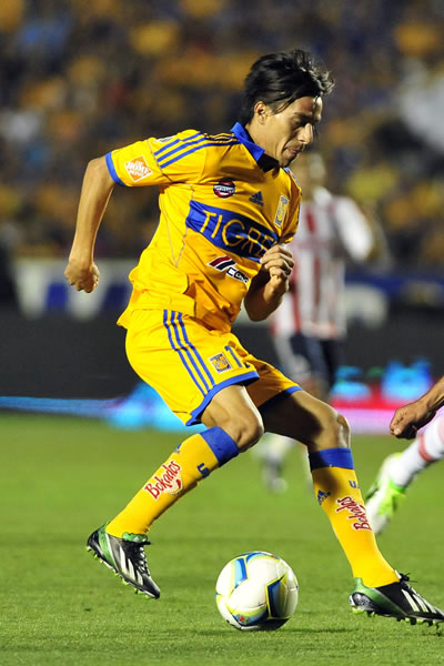 El jugador argentino de Tigres, Lucas Lobos. Foto: EFE