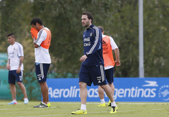 El jugador de la selección nacional de fútbol de Argentina Gonzalo Higuaín. Foto: EFE