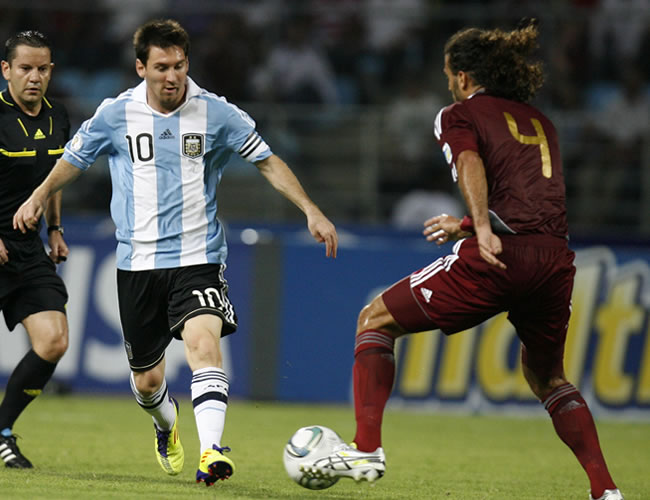 Argentina espera a Venezuela para cobrar su única derrota en la eliminatoria. Foto: EFE