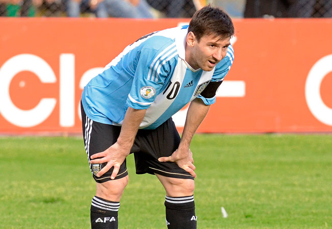 Lionel Messi en el partido Bolivia - Argentina en el Hernando Siles en La Paz. Foto: EFE