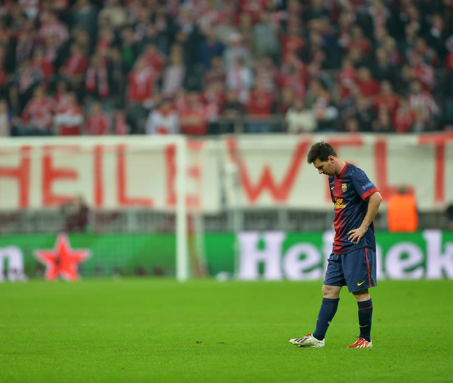 El delantero argentino del FC Barcelona, Lionel Messi, se lamenta tras un gol del Bayern Múnich. Foto: EFE