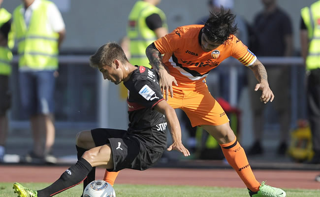La falta de gol condena al Valencia, que vuelve a perder en Alemania. Foto: EFE
