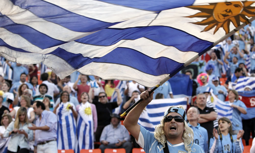 Aficionados de la selección uruguaya. Foto: EFE