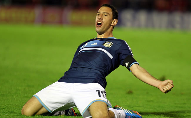El jugador de la selección argentina Maximiliano Rodríguez celebra el segundo gol ante Uruguay. Foto: EFE