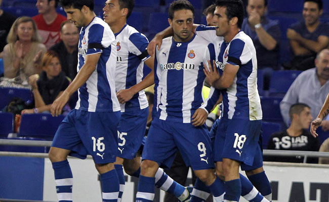 Los jugadores del RCD Espanyol celebran el gol marcado ante el Atlético de Madrid. Foto: EFE
