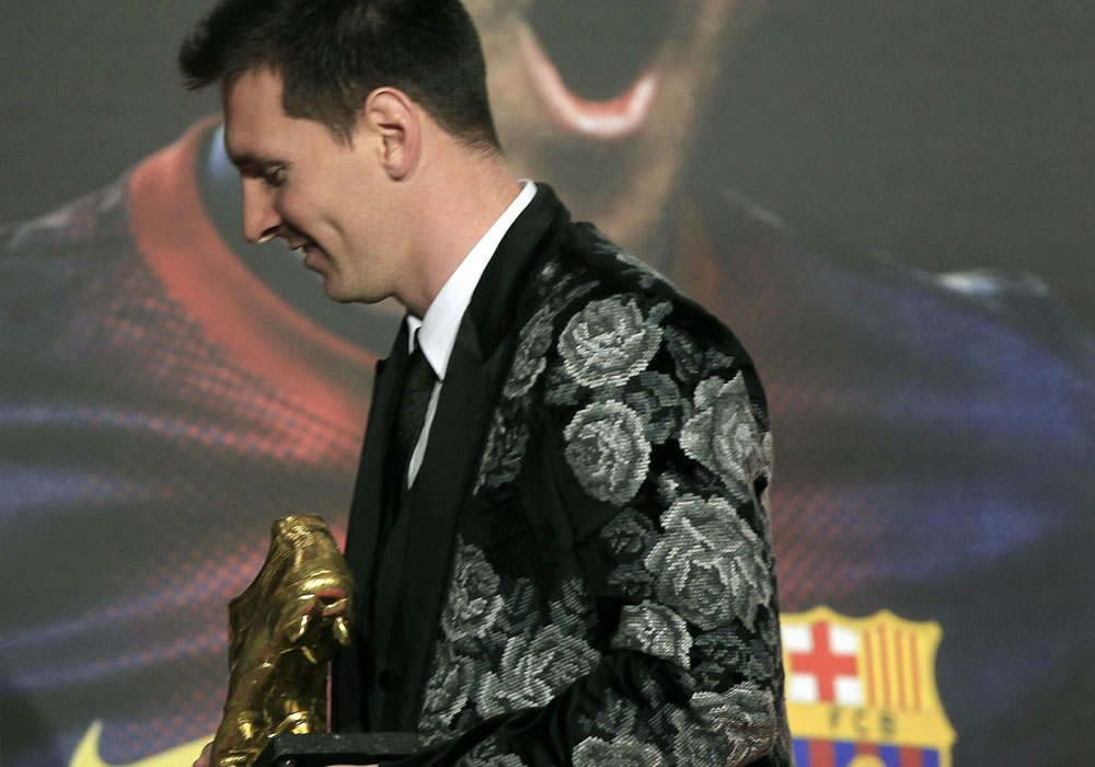 El delantero argentino del Barcelona Leo Messi tras recibir en Barcelona la Bota de Oro 2012-13. Foto: EFE