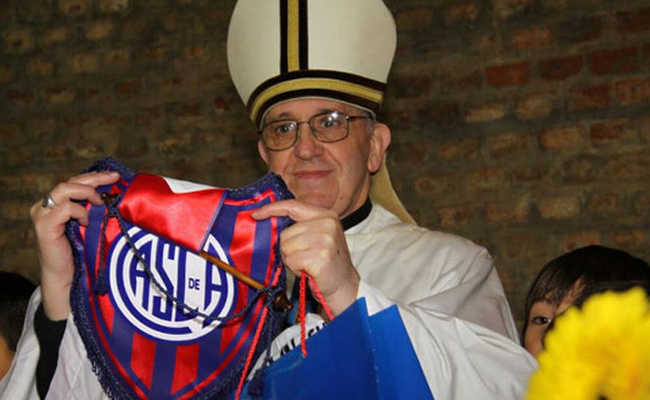 San Lorenzo viajará al Vaticano para festejar el título con el papa Francisco. Foto: EFE