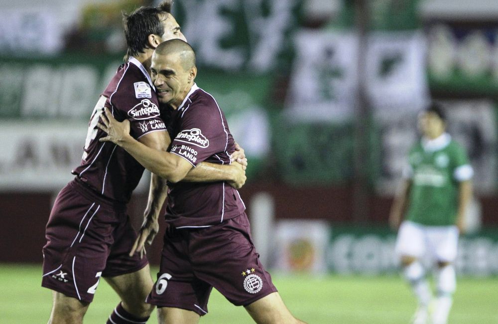Lanús venció 2-0 al Cali con goles de Jorge Pereyra Díaz y Maximiliano Velázquez. Foto: EFE
