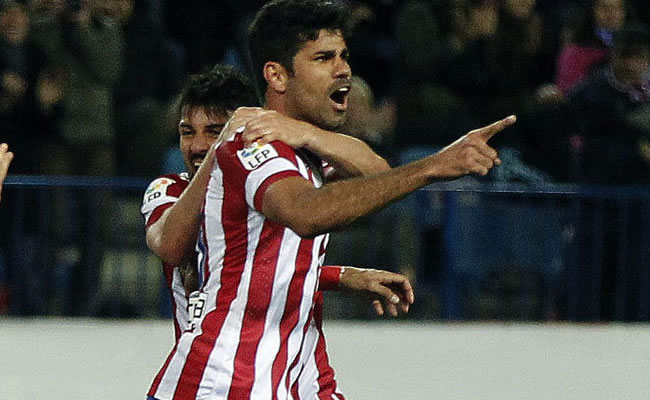 Un cabezazo de Diego Costa refuerza el liderato del Atlético. Foto: EFE