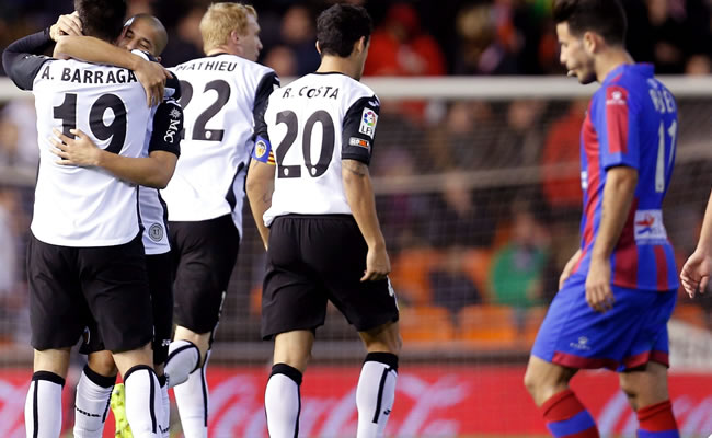 Valladolid mira a la permanencia contra un Valencia herido. Foto: EFE