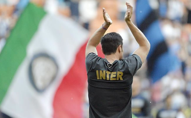 Zanetti dice adiós al público del Inter, al que defendió durante 19 campañas. Foto: EFE