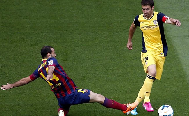 El defensa argentino del FC Barcelona, Javier Mascherano (i). Foto: EFE