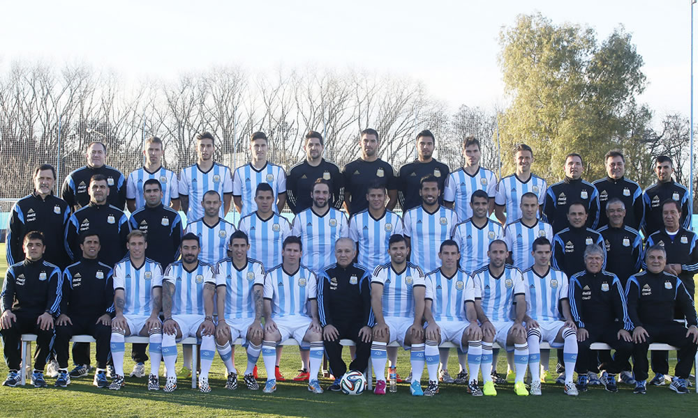 Fotografía cedida por la AFA, de la imagen oficial de la selección argentina que participará en el Mundial Brasil 2014. Foto: EFE