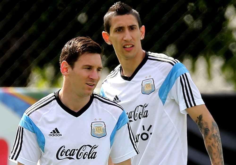 Lionel Messi (i) y Ángel Di María de la selección argentina de fútbol. Foto: EFE