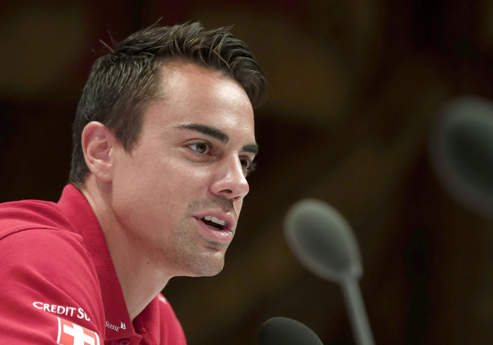 Swiss goalkeeper Diego Benaglio speaks to journalists during a media conference of the Swiss national soccer team in Porto Seguro, Brazil. Foto: EFE