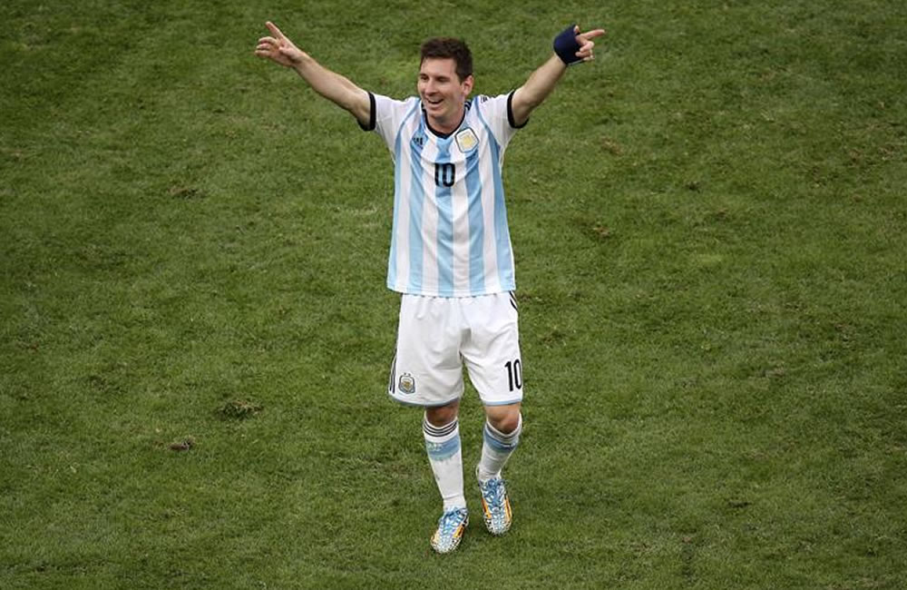 El delantero argentino Lionel Messi celebra la victoria por 1-0 sobre Bélgica. Foto: EFE