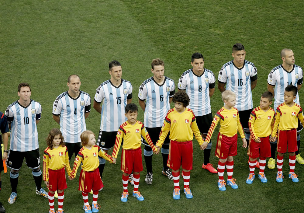 Argentina confirma un 4-4-2 con Enzo Pérez; Holanda recupera a De Jong. Foto: EFE