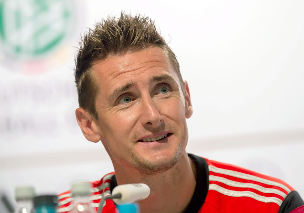 El delantero Miroslav Klose, convertido en el máximo goleador en la historia de los Campeonatos del Mundo. Foto: EFE