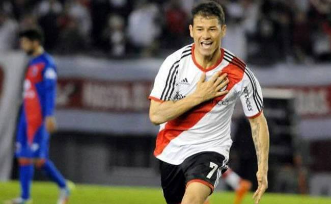Con doblete del uruguayo Mora, River Plate se consolida como líder. Foto: Facebook