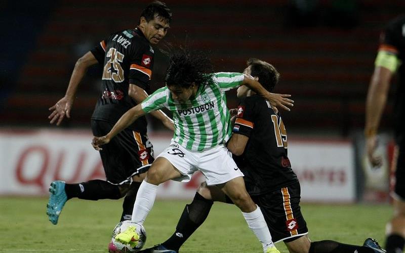Nacional perdió 2-0 ante General Díaz, que marcó con Pedro Chávez (16) y Blas Cáceres (25’). Foto: EFE